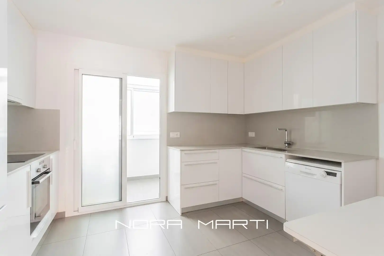 Cocina de Piso en venta en Barcelona con Calefacción, Terraza y Balcón