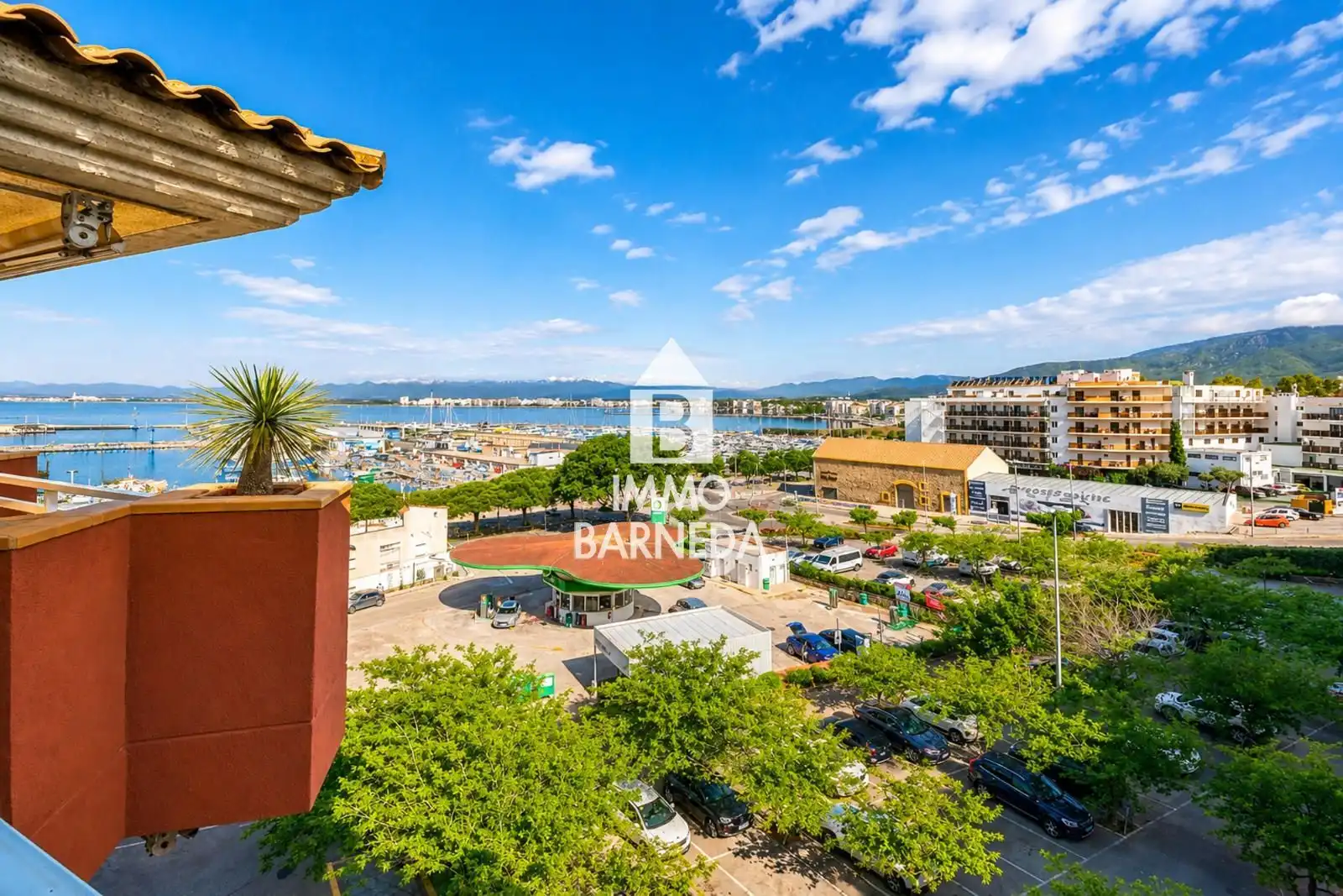 Exterior view of Flat for sale in Roses  with Terrace and Furnished
