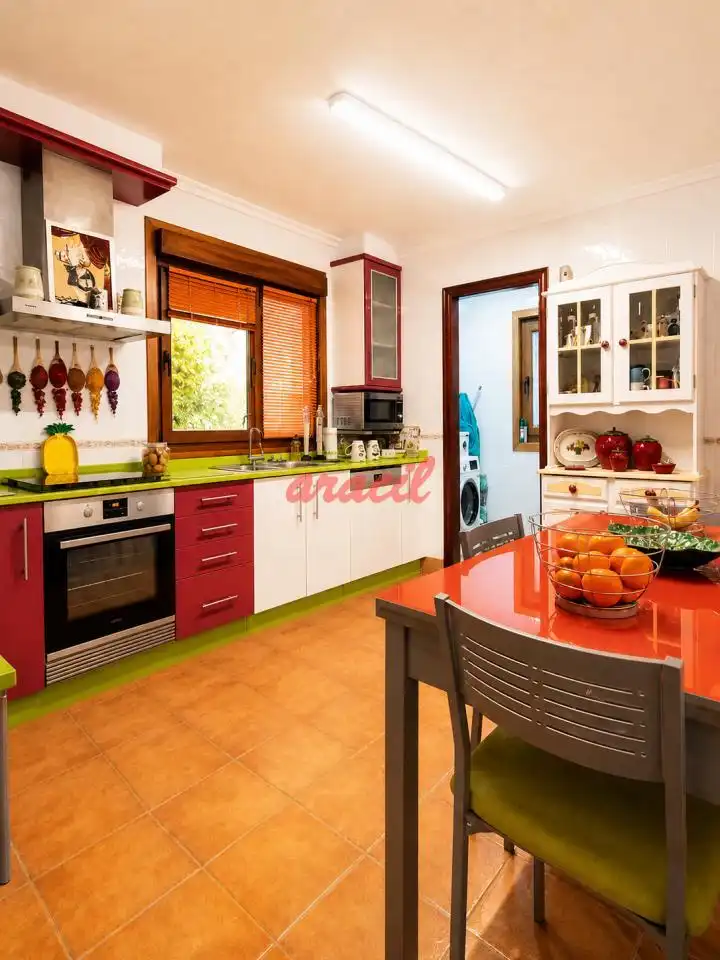 Cocina de Casa o chalet en venta en O Pereiro de Aguiar  con Calefacción, Jardín privado y Trastero