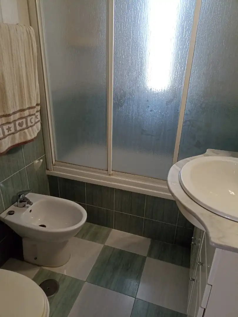 Bany de Casa adosada en venda en Guadalcázar amb Aire condicionat, Calefacció i Terrassa