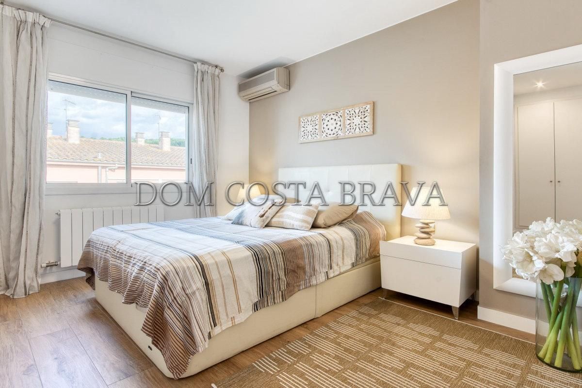 Casa adosada en venta en del Carrilet