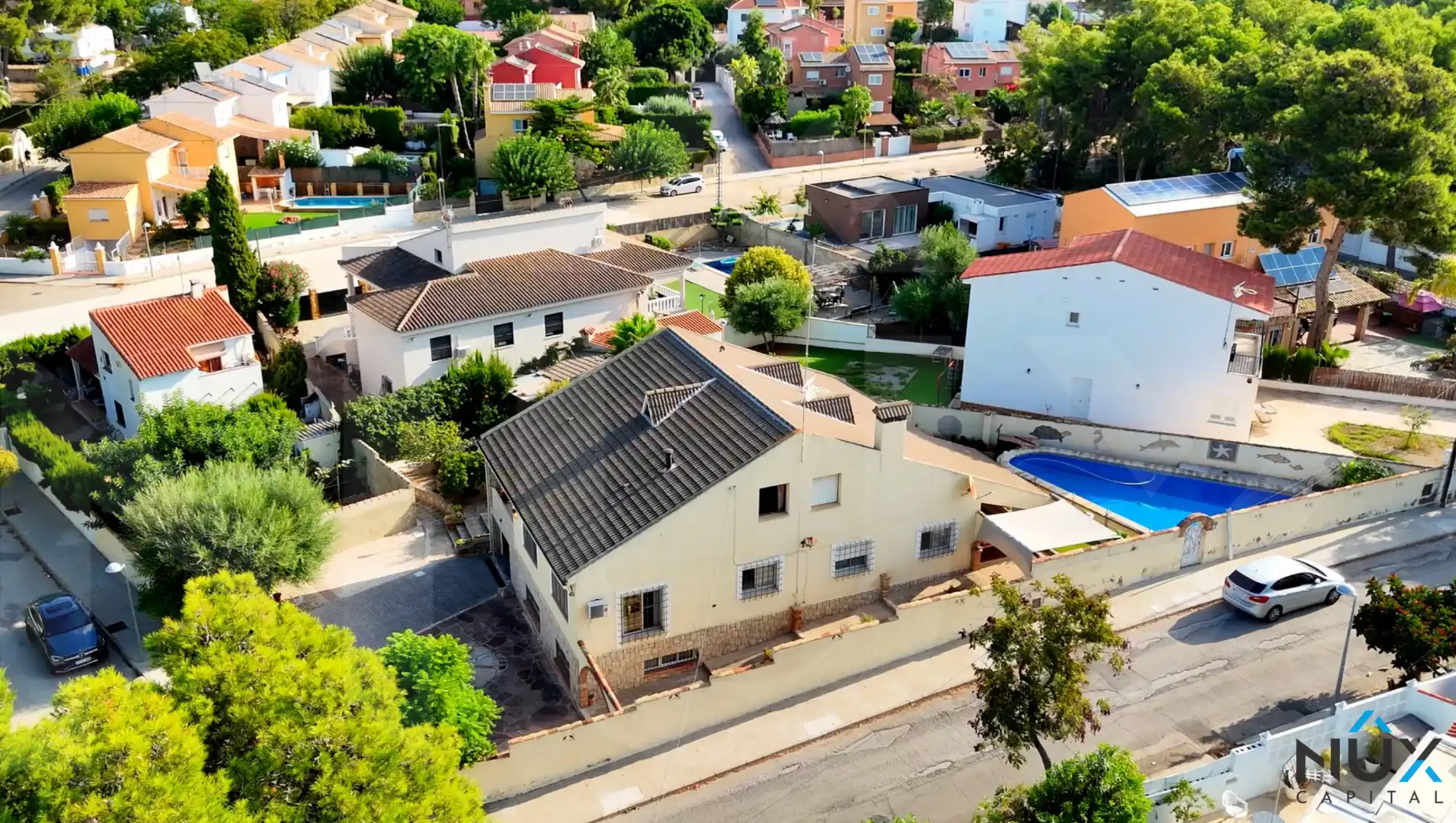 Vista exterior de Casa o xalet en venda en Paterna amb Aire condicionat, Calefacció i Jardí privat