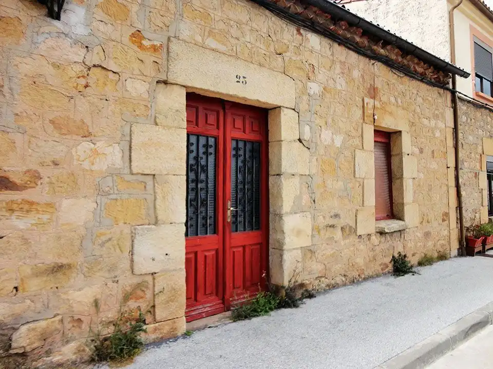 Außenansicht von Fabrikhallen zum Verkauf in Quintanar de la Sierra