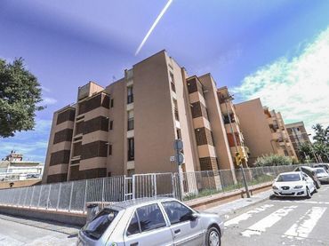 Flat with balcony for sale in Carrer MONTURIOL 61