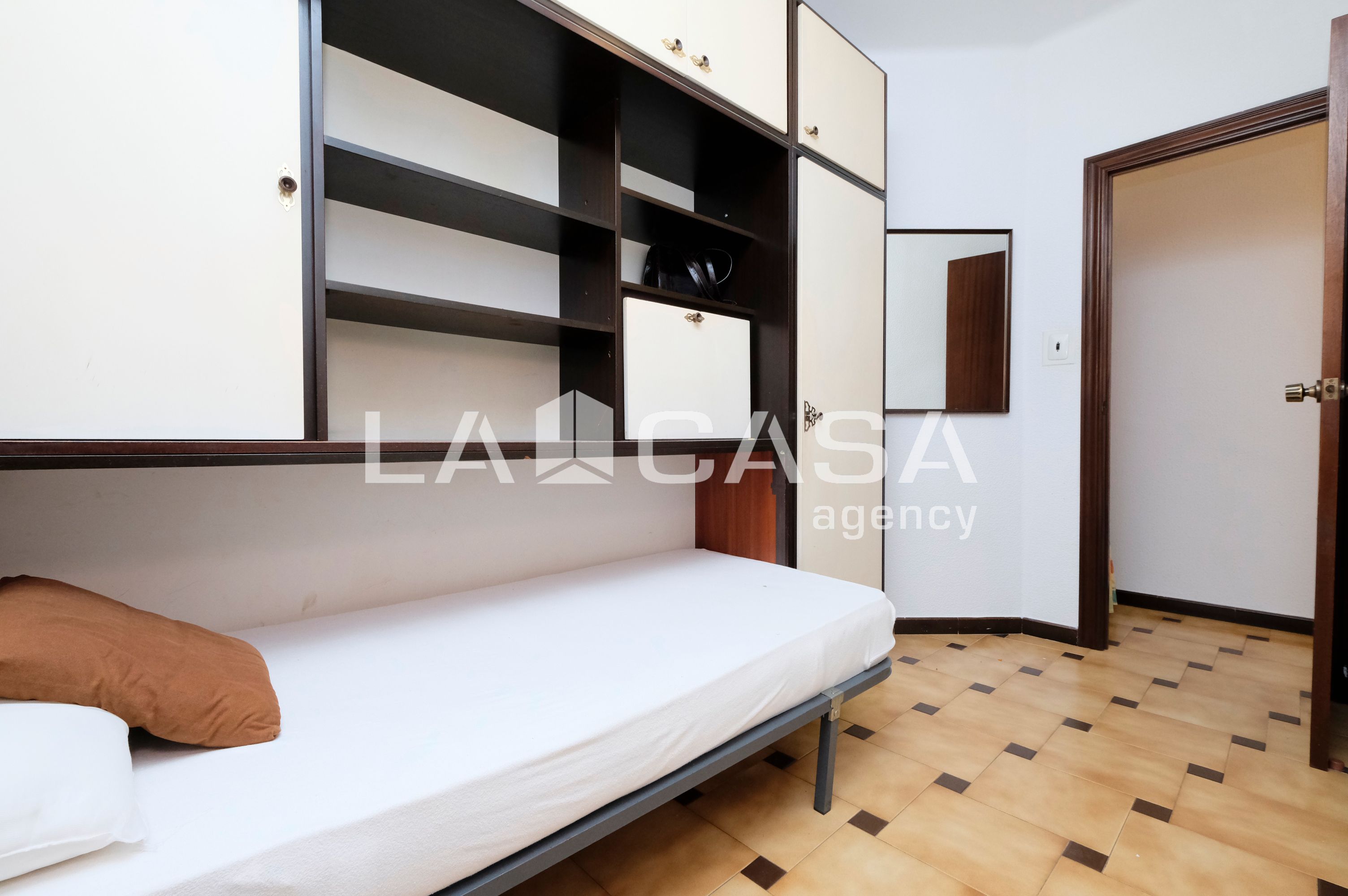 Flat for sale in Carrer de la Maladeta, Porta