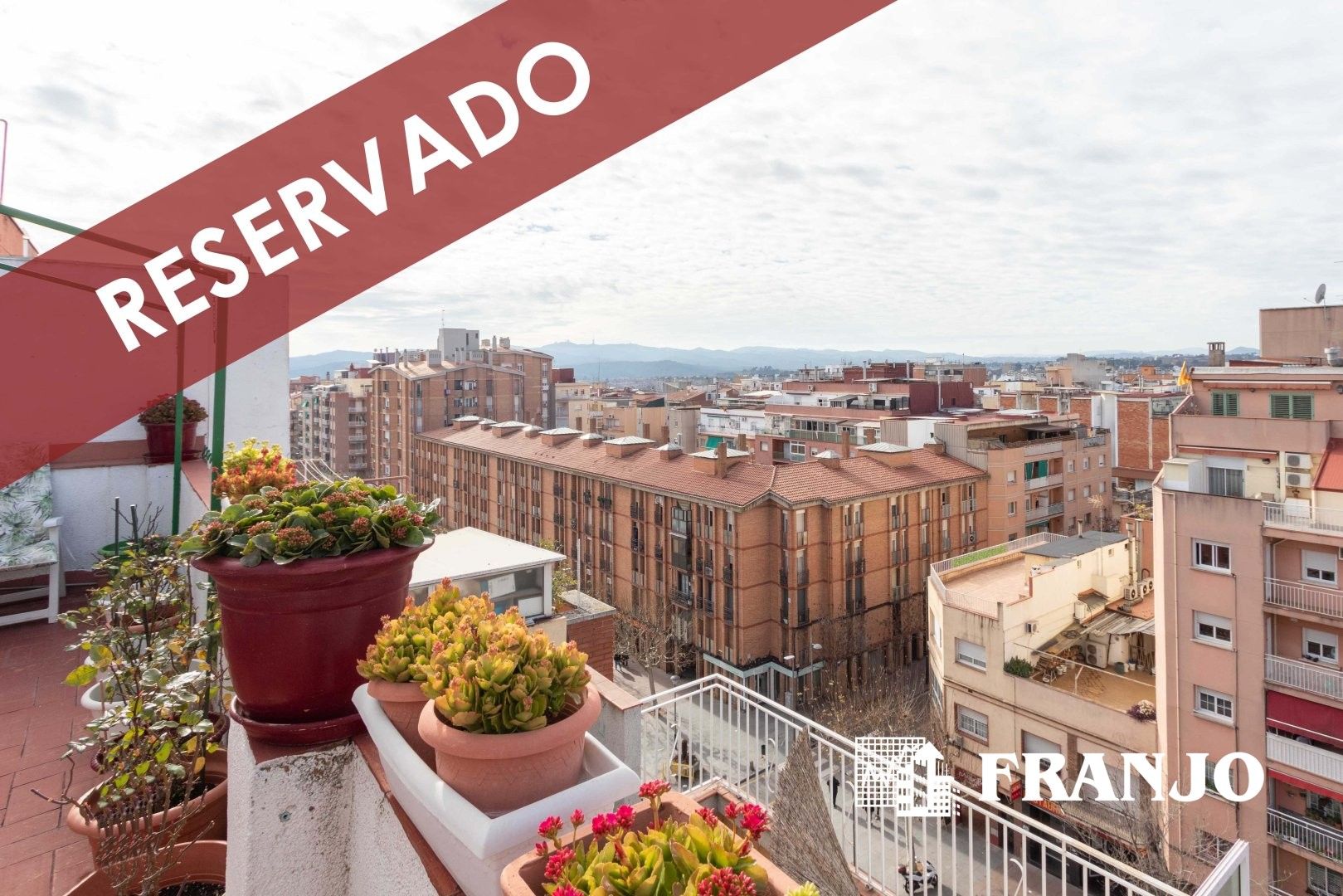Vista exterior de Àtic en venda en Barberà del Vallès amb Aire condicionat, Calefacció i Terrassa