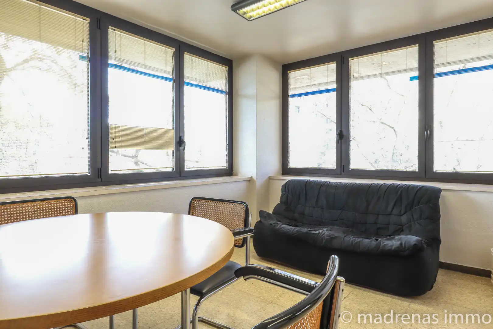 Büro zur Miete in Girona mit Klimaanlage, Heizung und Möbliert
