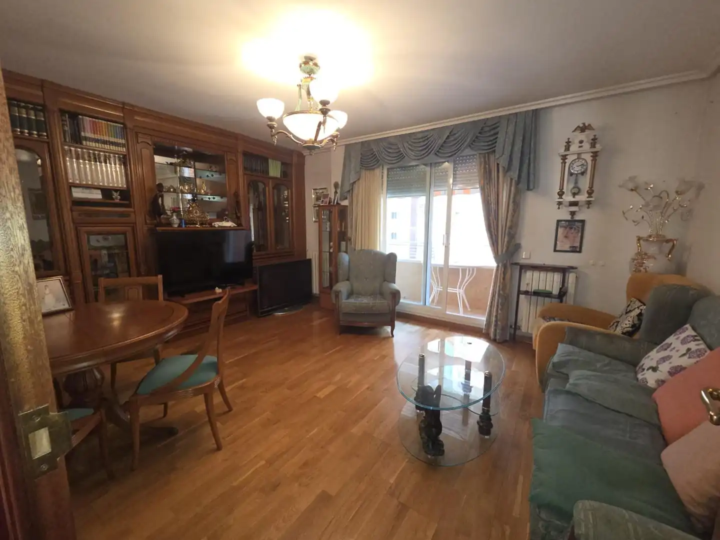 Sala d'estar de Pis de lloguer en Zaragoza amb Aire condicionat, Calefacció i Parquet