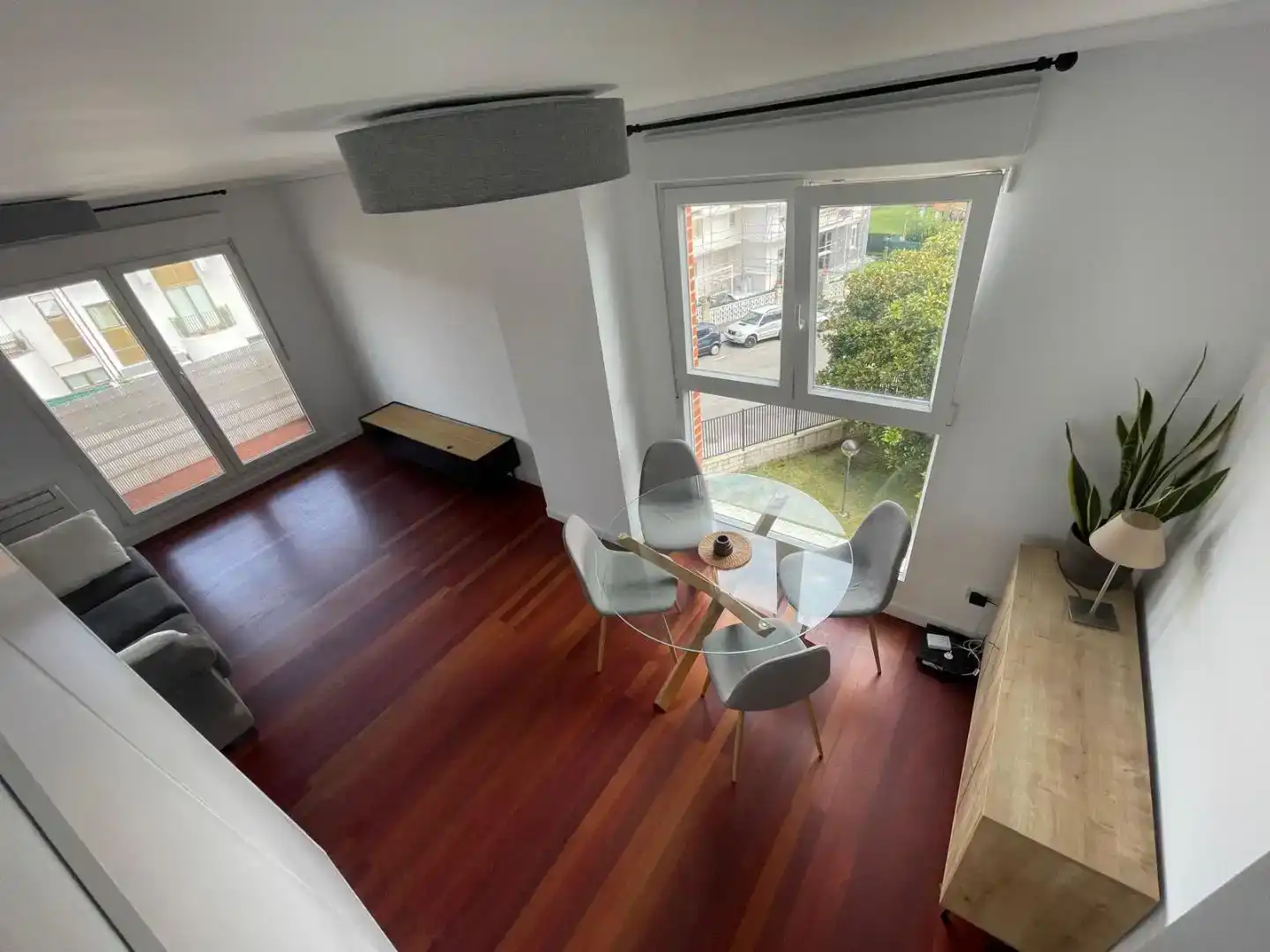 Sala de estar de Dúplex de alquiler en Santander con Aire acondicionado, Parquet y Amueblado