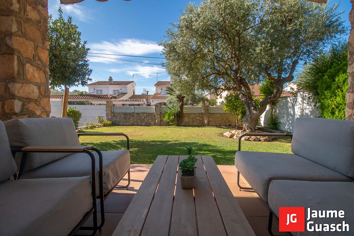 Jardí de Casa adosada en venda en Creixell amb Aire condicionat, Calefacció i Jardí privat