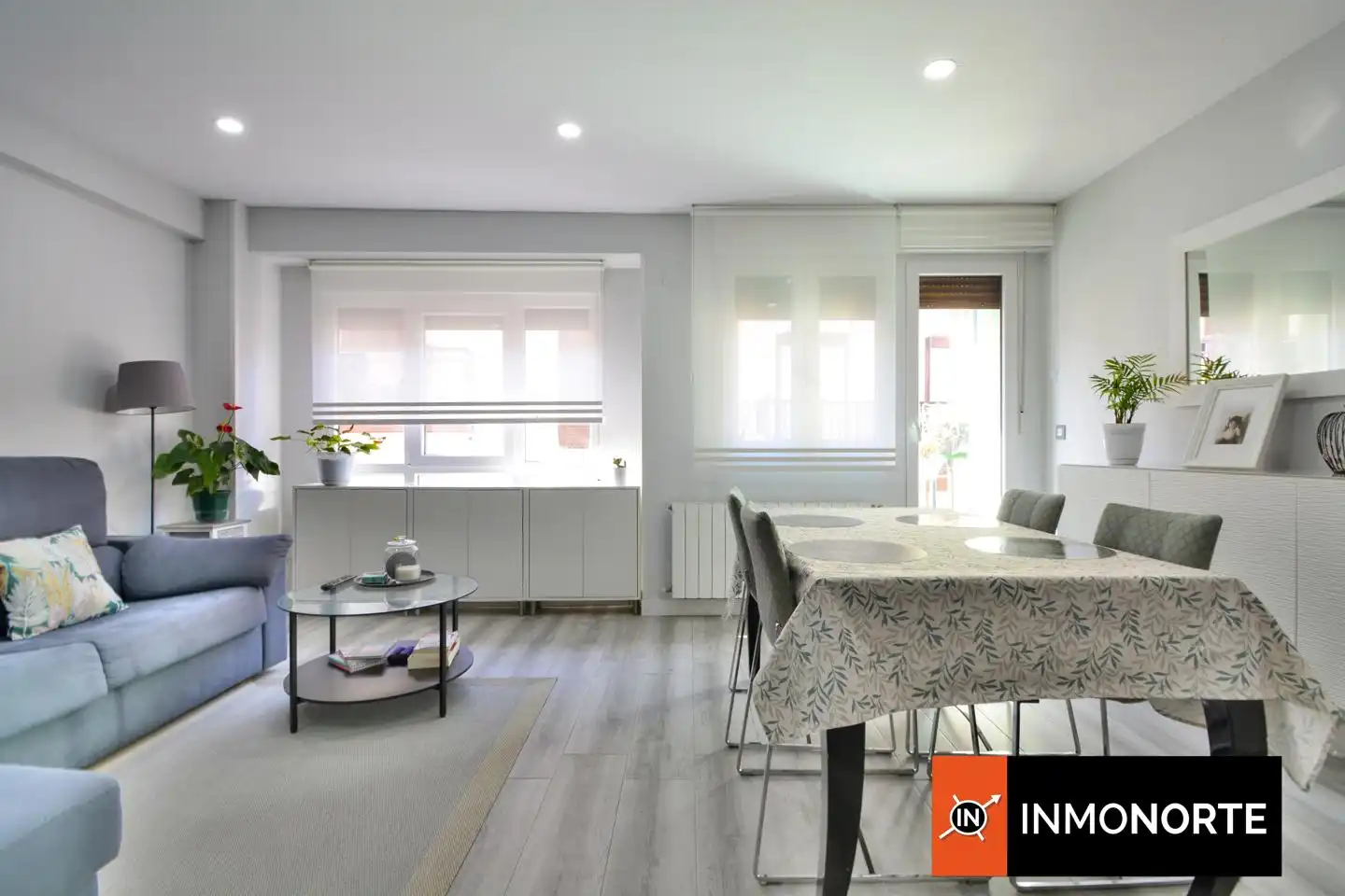 Vista exterior de Piso en venta en Laredo con Calefacción, Trastero y Amueblado