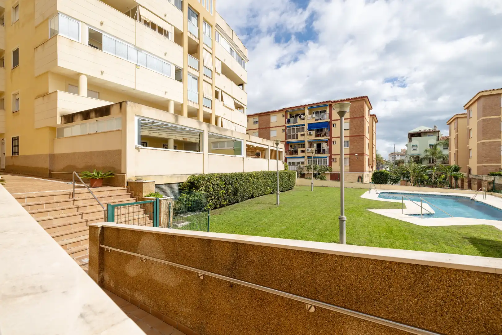 Vista exterior de Àtic en venda en Rincón de la Victoria amb Calefacció, Terrassa i Internet