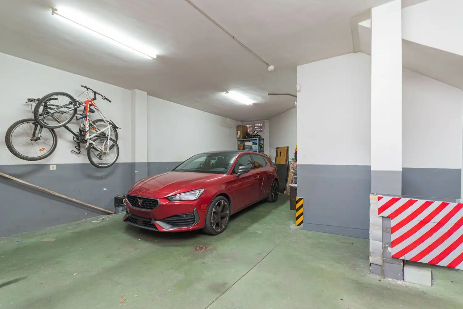 Parking of Houses for sale in Fuenlabrada  with Air Conditioner, Heating and Storage room