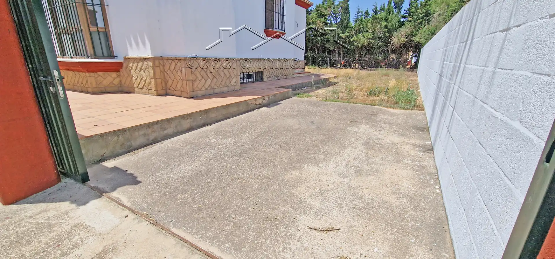 Einfamilien-Reihenhaus zum Verkauf in El Puerto de Santa María mit Privatgarten und Balkon