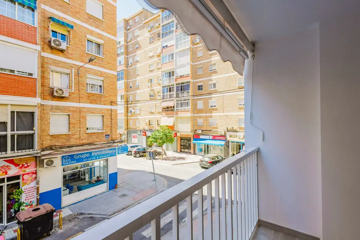 Vista exterior de Piso en venta en Málaga con Calefacción, Terraza y Balcón