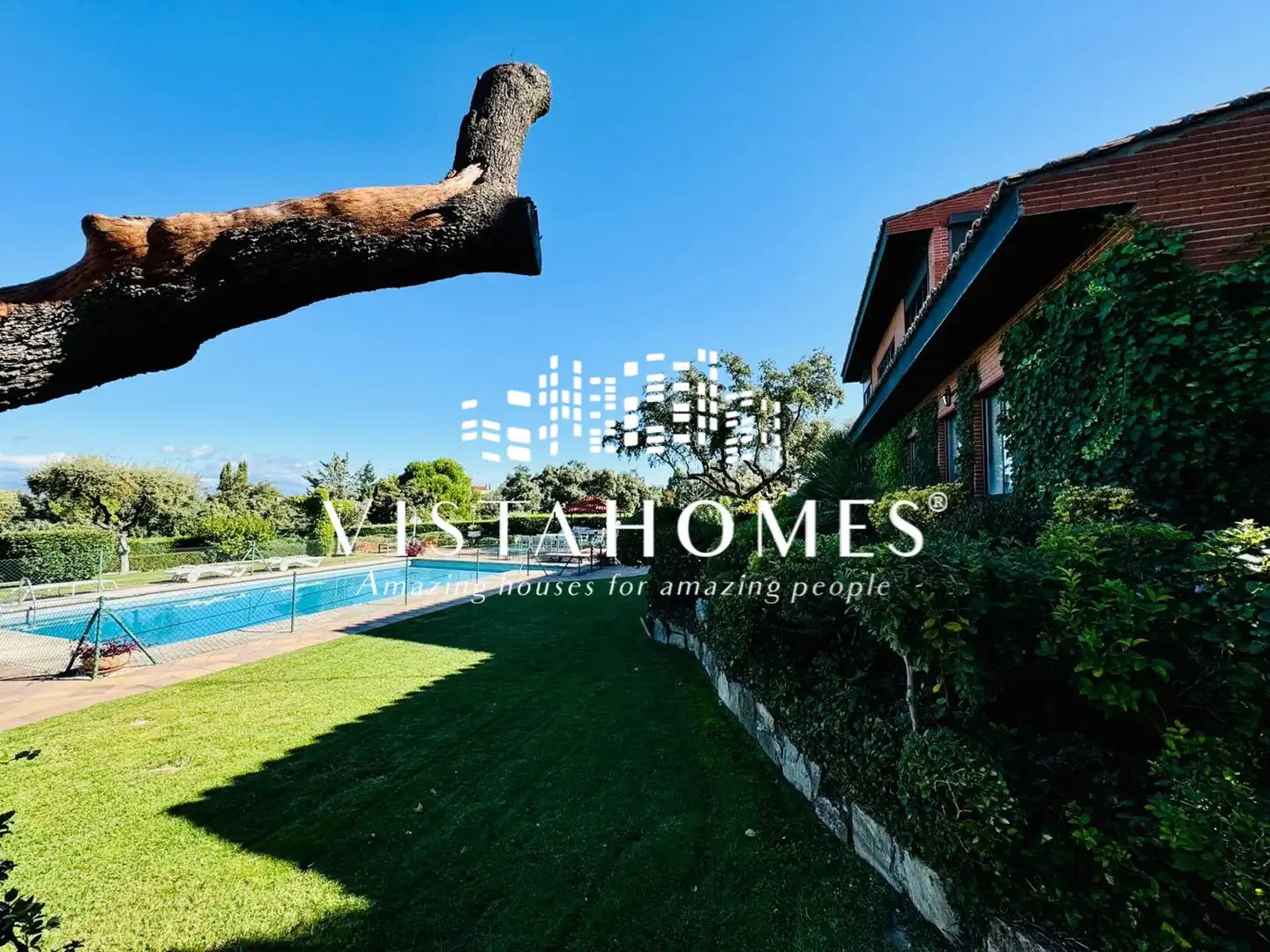 Vista exterior de Casa o xalet en venda en Ciudalcampo amb Aire condicionat, Calefacció i Jardí privat