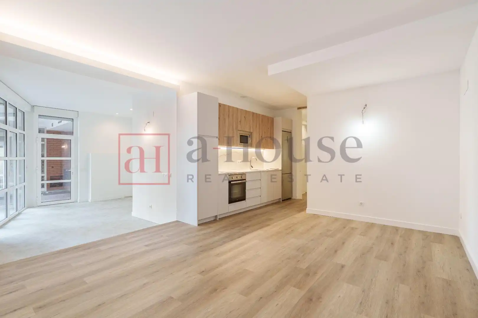 Bajo con ascensor en venta en Calle CALATRAVA