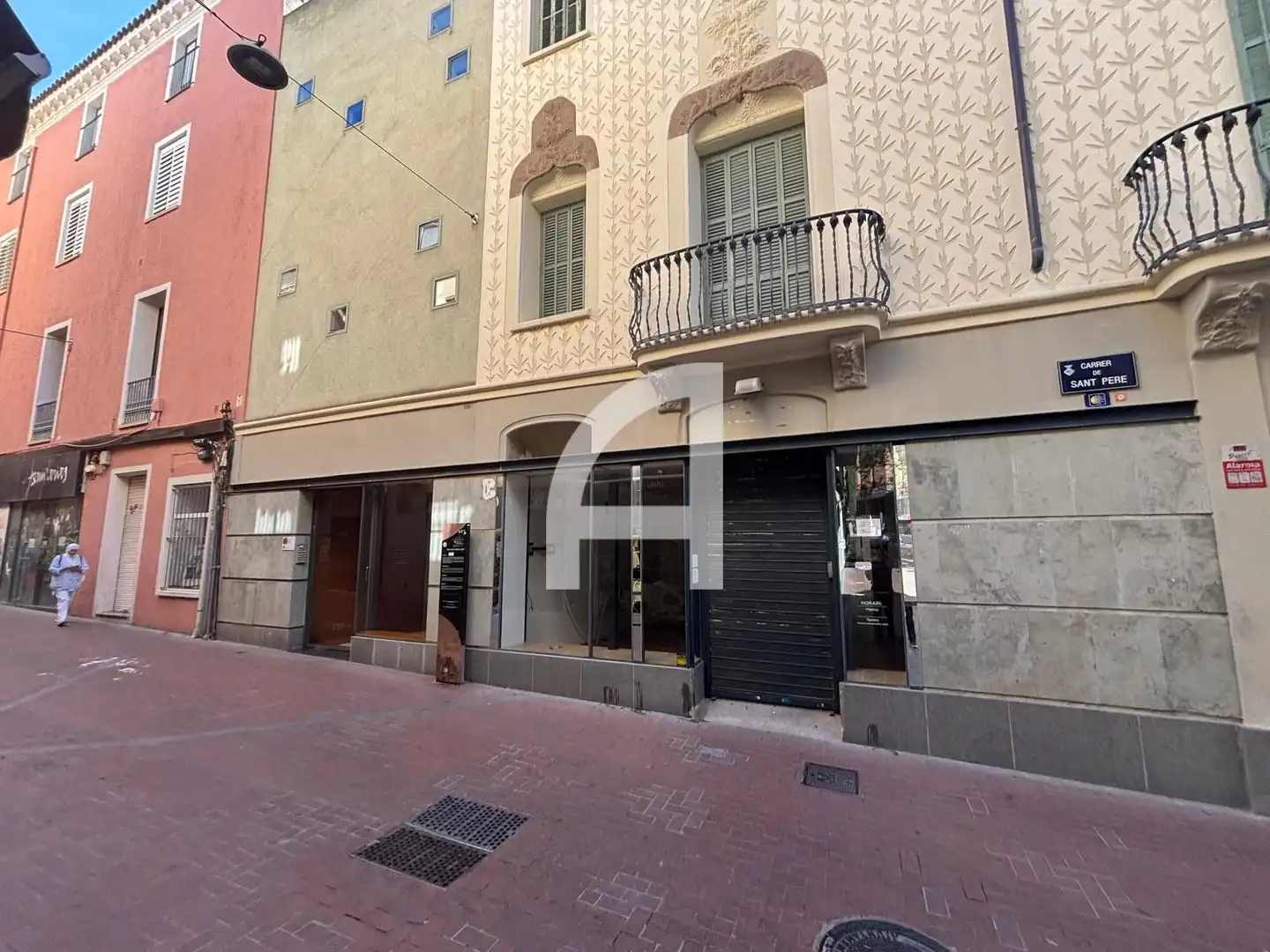 Vista exterior de Local de alquiler en Terrassa