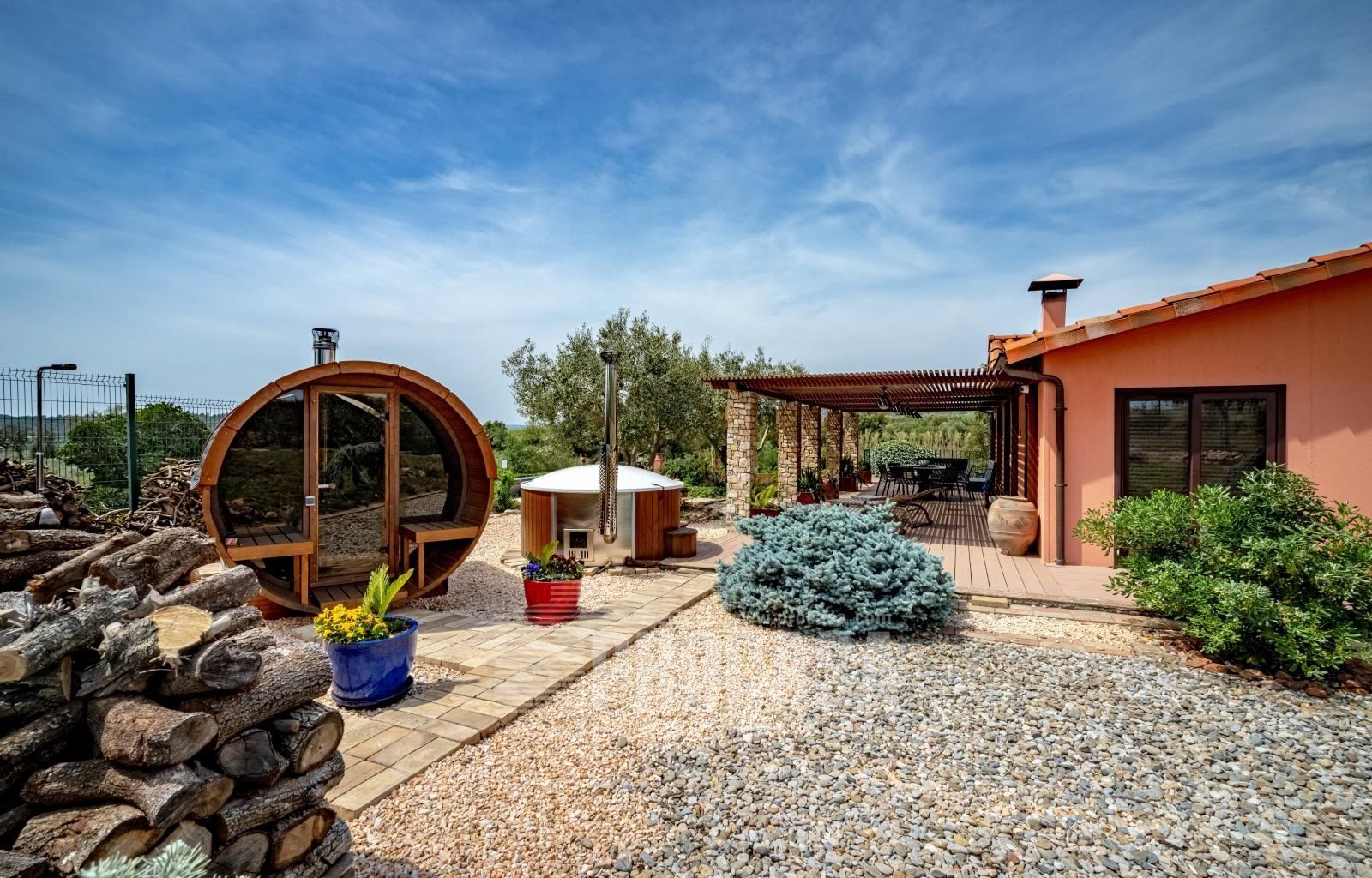 Garden of House or chalet for sale in Masarac i Vilarnadal  with Air Conditioner, Storage room and Swimming Pool