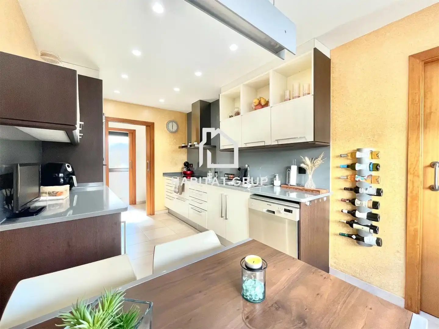 Cocina de Casa o chalet en venta en Medinyà con Aire acondicionado, Calefacción y Jardín privado