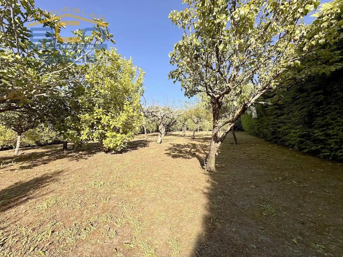 Jardí de Casa o xalet en venda en Santiago de Compostela  amb Calefacció, Jardí privat i Piscina