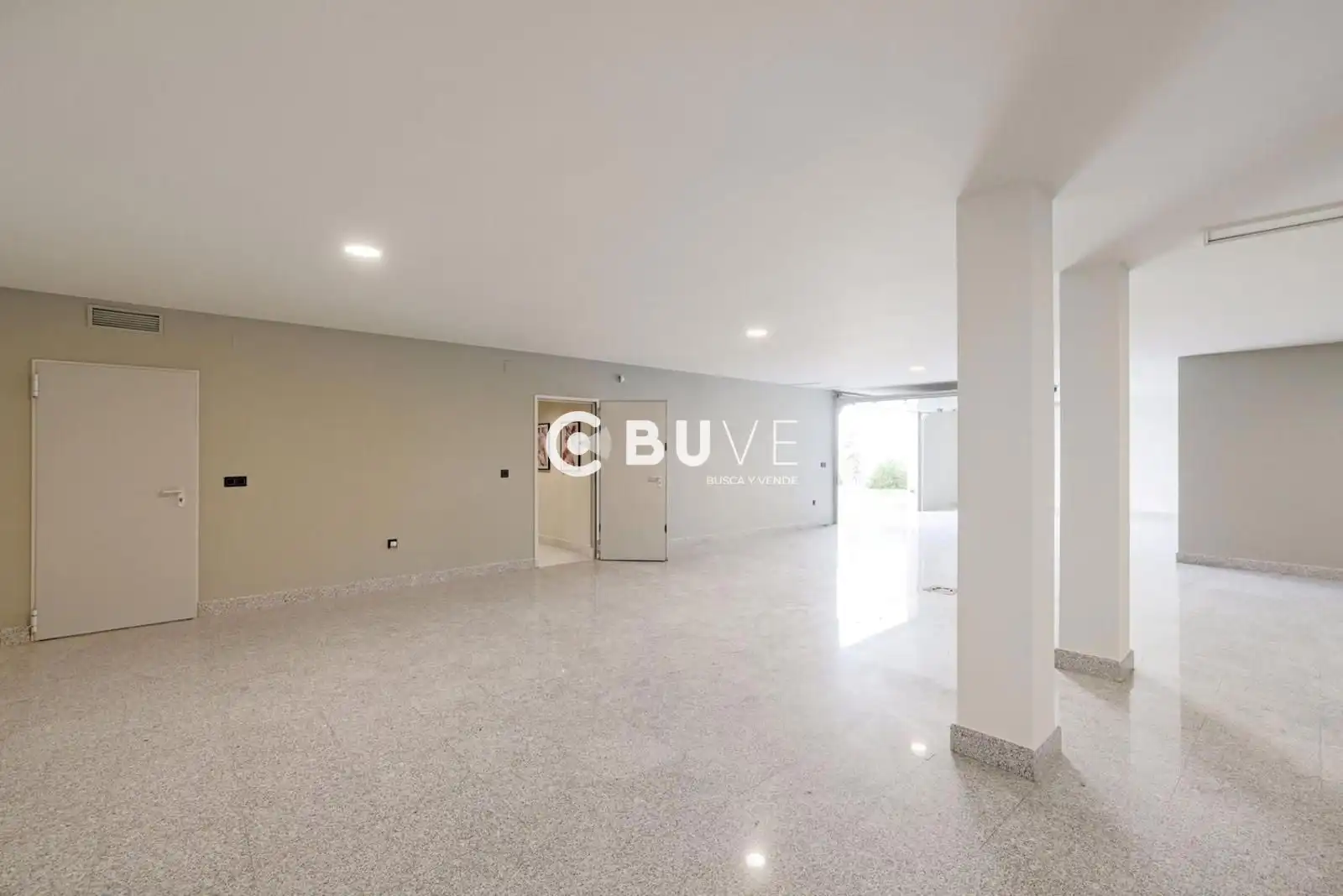 Casa adosada en venda en Tomares amb Aire condicionat, Calefacció i Jardí privat