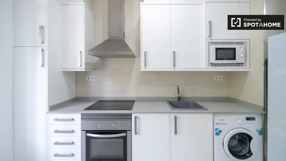 Cocina de Piso de alquiler en Valencia con Aire acondicionado, Calefacción y Amueblado