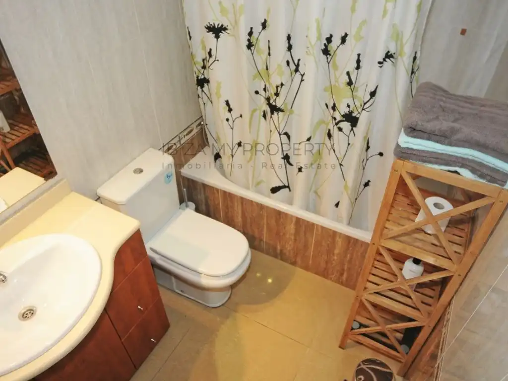 Baño de Apartamento de alquiler en Eivissa con Amueblado, Horno y Lavadora
