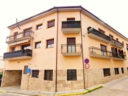 Vista exterior de Dúplex en venda en Tordera amb Calefacció, Terrassa i Balcó