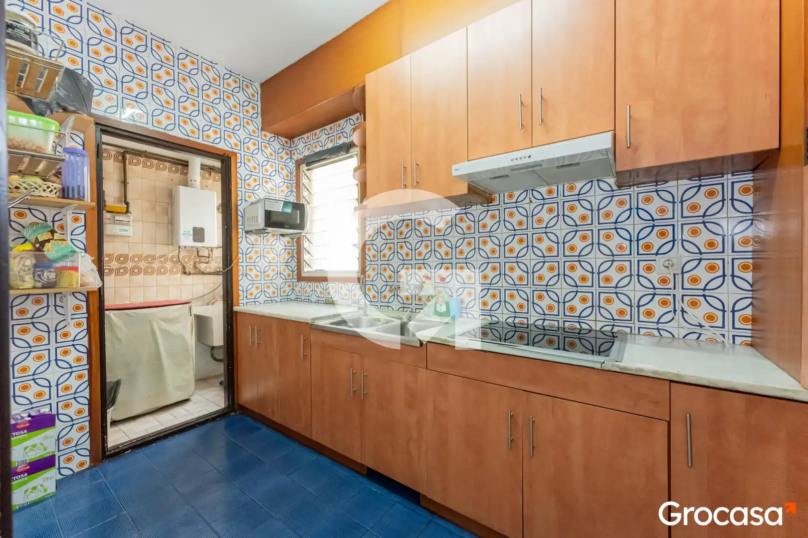 Kitchen of Flat for sale in Cornellà de Llobregat  with Air Conditioner, Storage room and Oven