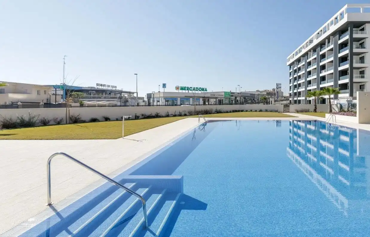 Penthouse with pool for sale in La Mata