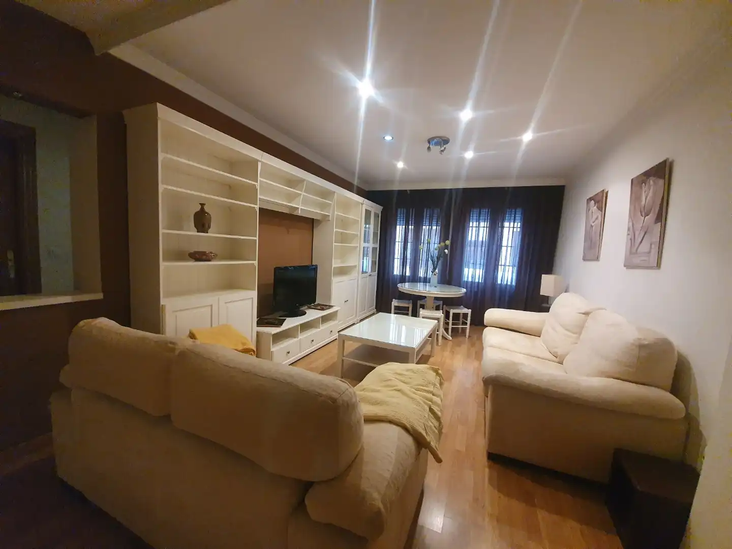 Sala de estar de Apartamento de alquiler en Guadix con Calefacción y Amueblado