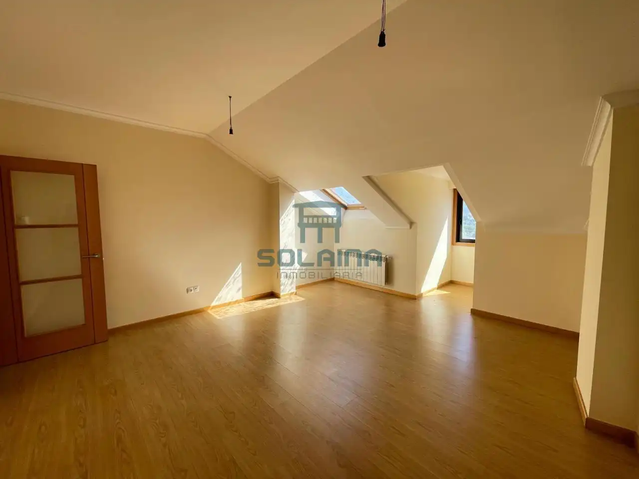 Sala de estar de Ático en venta en San Cibrao das Viñas con Calefacción