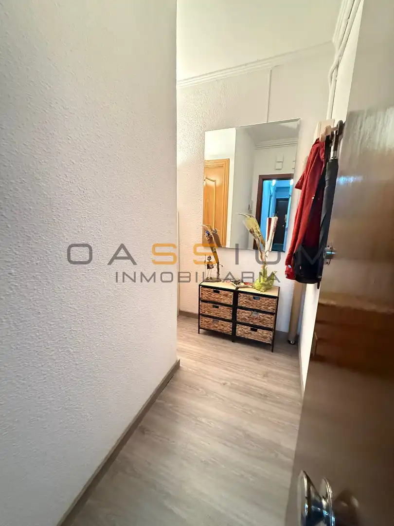 Piso en venta en Cornellà de Llobregat con Calefacción y Amueblado
