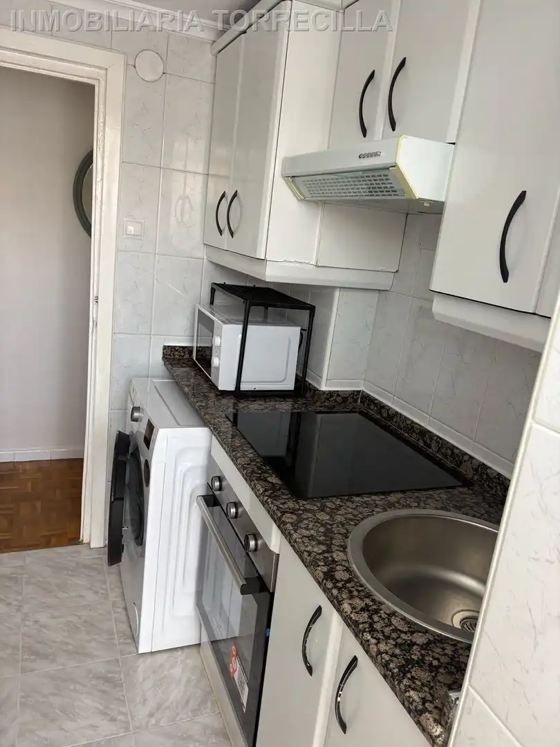 Kitchen of Flat for rent in Valladolid  with Heating, Parquet flooring and Furnished