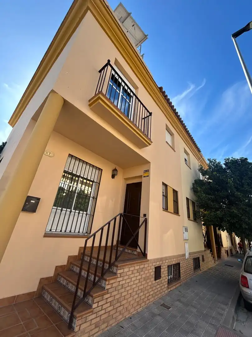 Vista exterior de Casa o xalet en venda en Utrera
