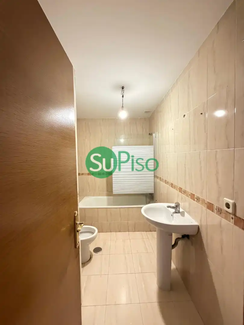 Bathroom of Flat for sale in Recas  with Heating and Furnished