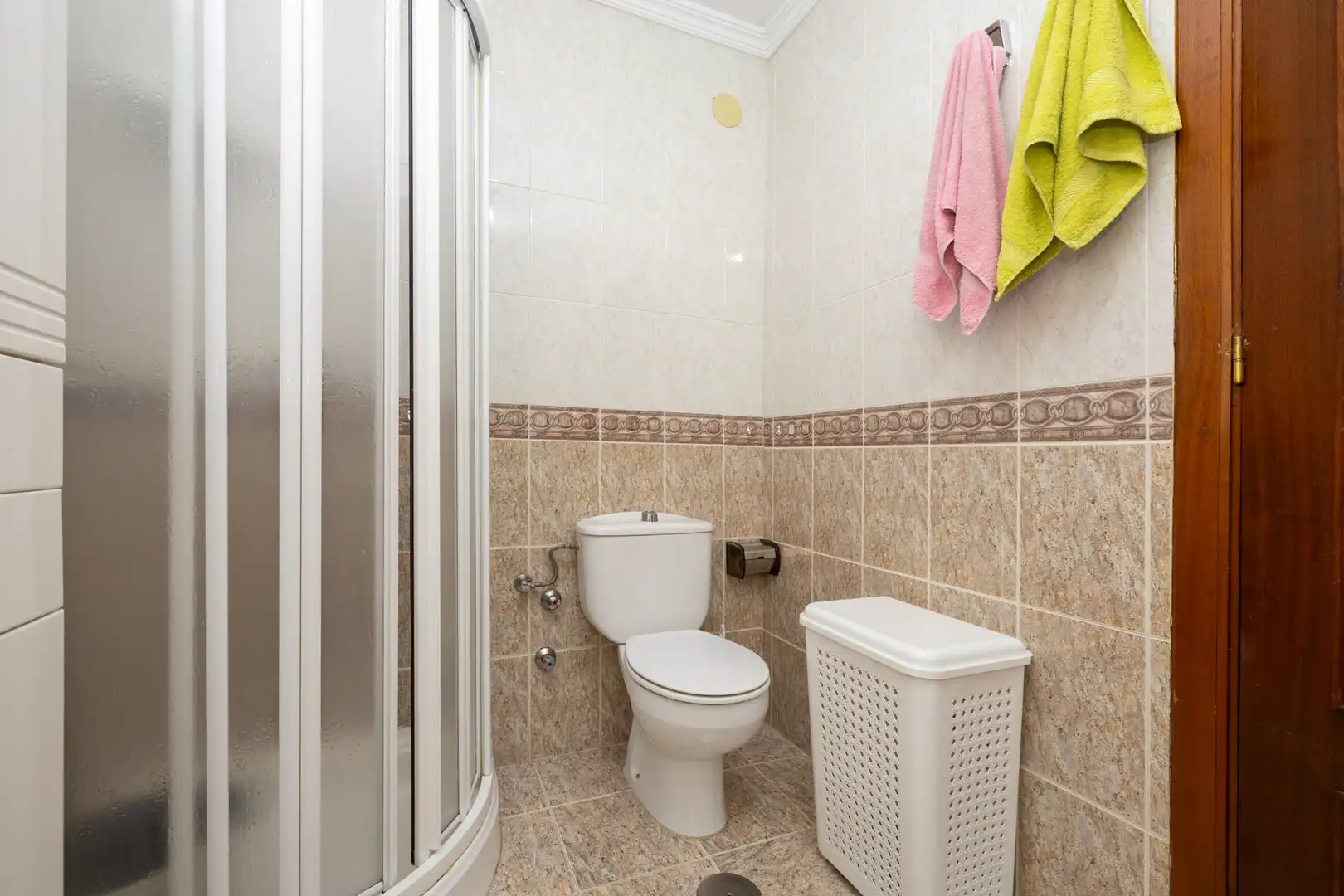 Baño de Piso de alquiler en Granada con Aire acondicionado, Calefacción y Terraza