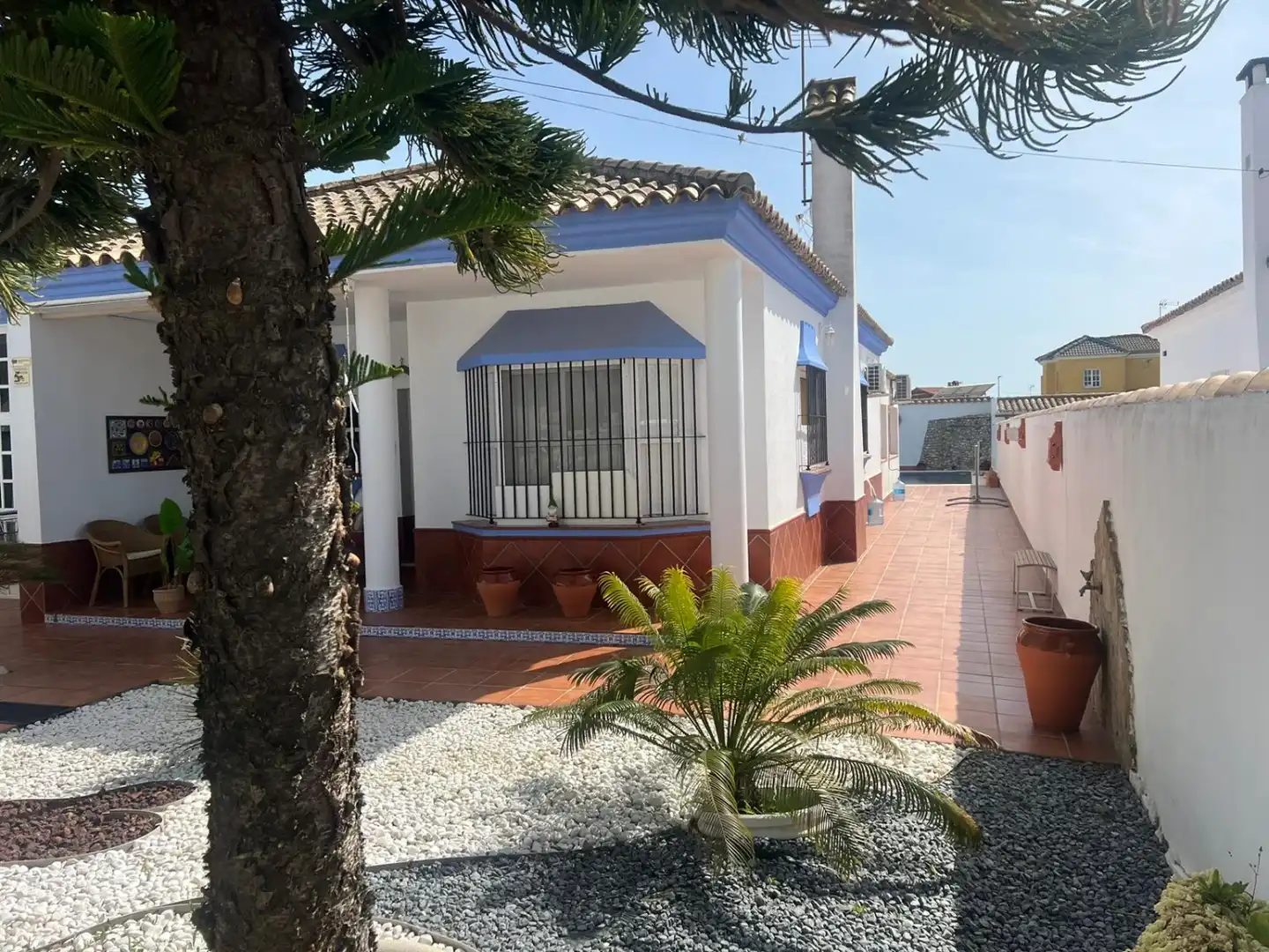 Exterior view of Houses for sale in Chiclana de la Frontera  with Storage room, Swimming Pool and Oven