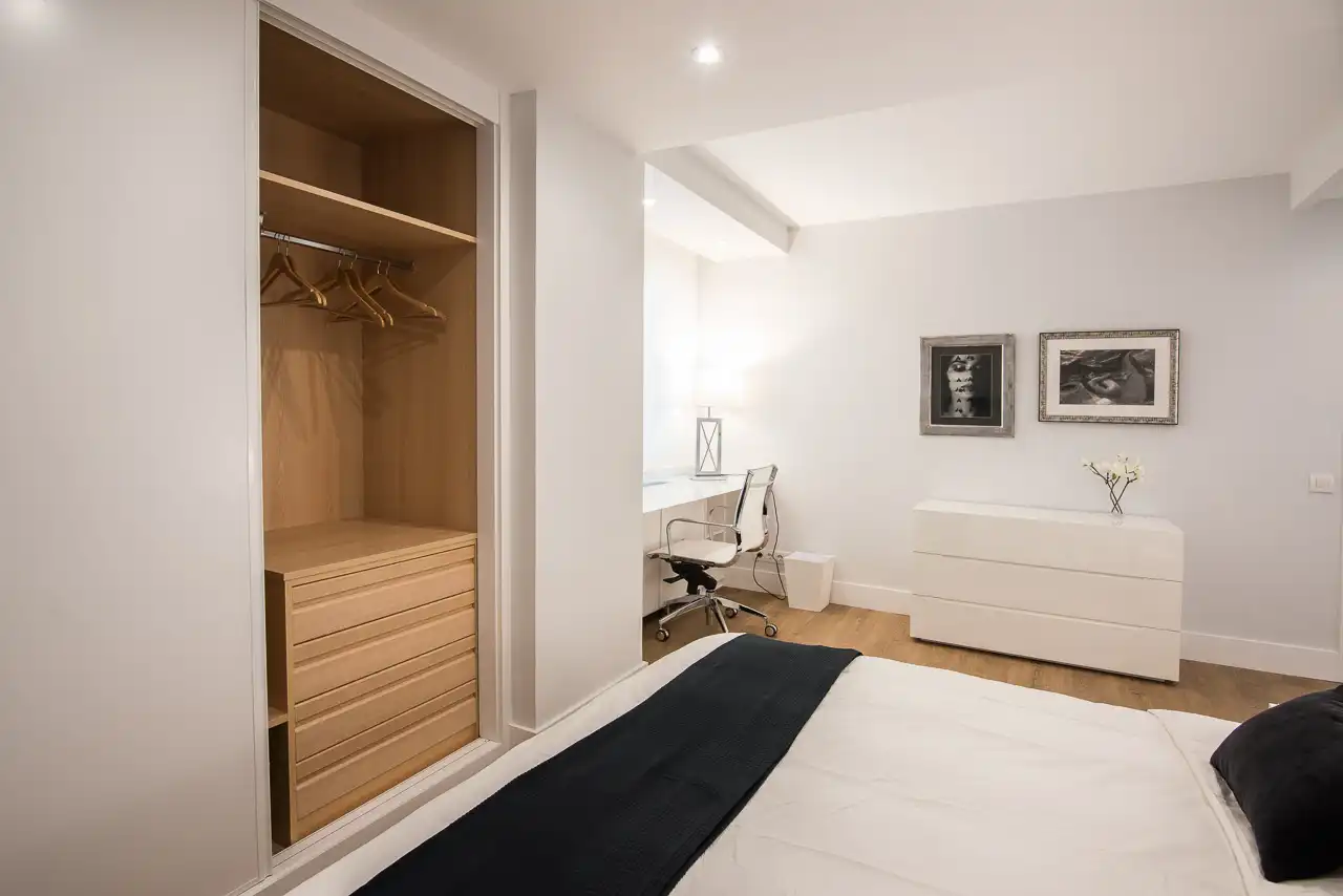 Bedroom of Flat for sale in Madrid  with Air Conditioner, Heating and Community pool