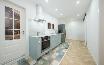 Kitchen of Planta baja for sale in Sant Boi de Llobregat  with Air Conditioner, Parquet flooring and Oven