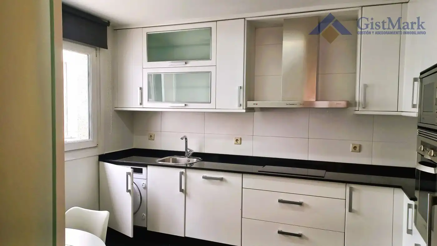 Cocina de Ático en venta en Vigo  con Aire acondicionado, Calefacción y Parquet