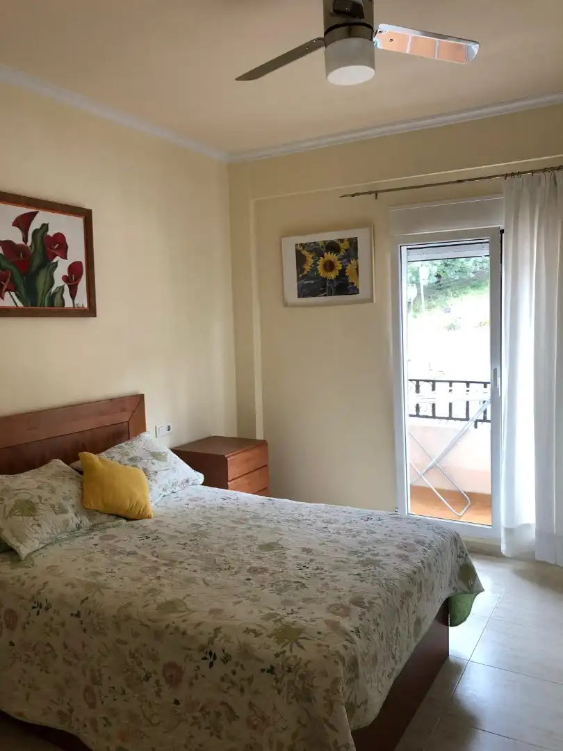Schlafzimmer von Wohnung zum Verkauf in Gilet mit Klimaanlage, Möbliert und Balkon