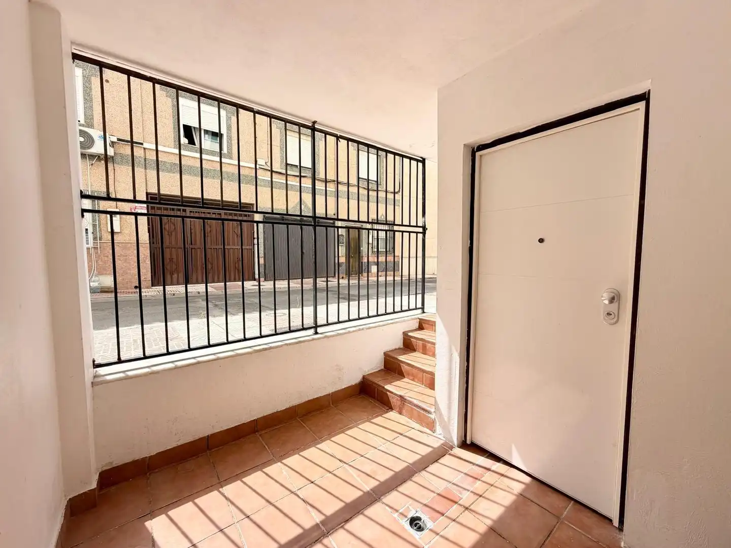 Flat with lift for sale in Calle Calle Zegríes, imagen 2