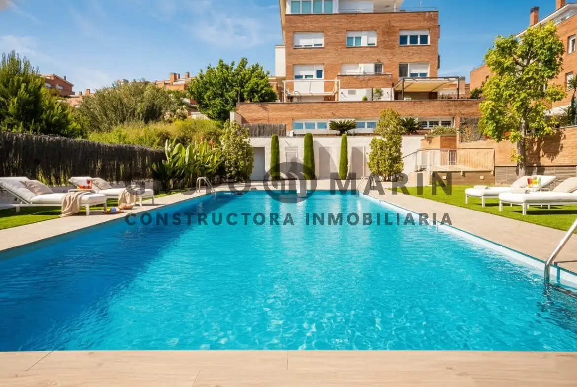 Piscina de Planta baixa en venda en Tiana