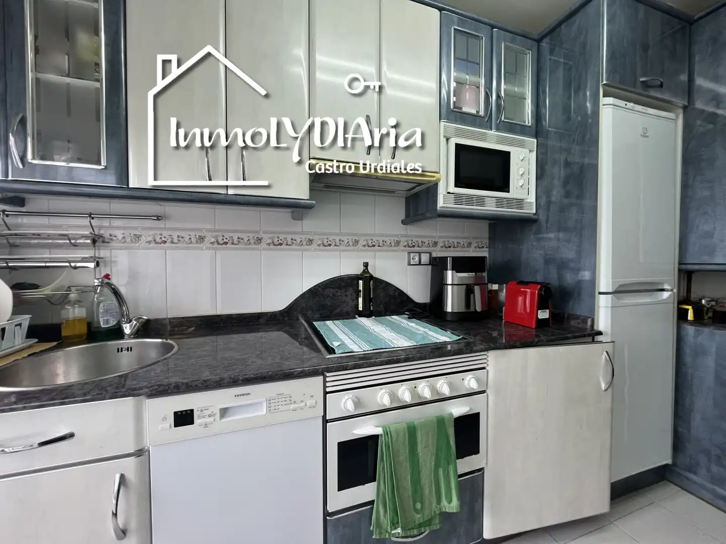 Cocina de Piso en venta en Castro-Urdiales con Calefacción, Parquet y Terraza