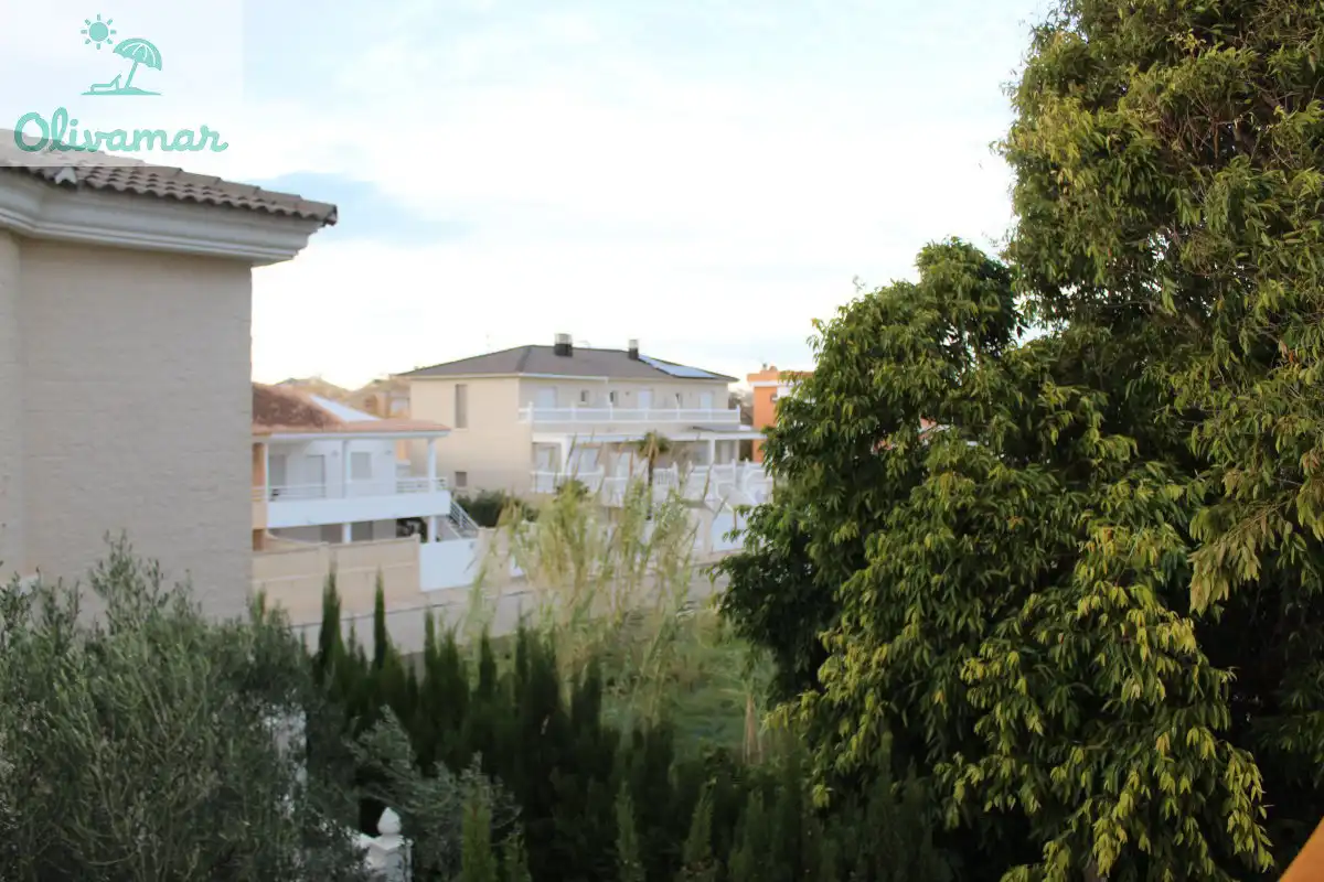 Terrassa de Casa o xalet en venda en Oliva amb Moblat