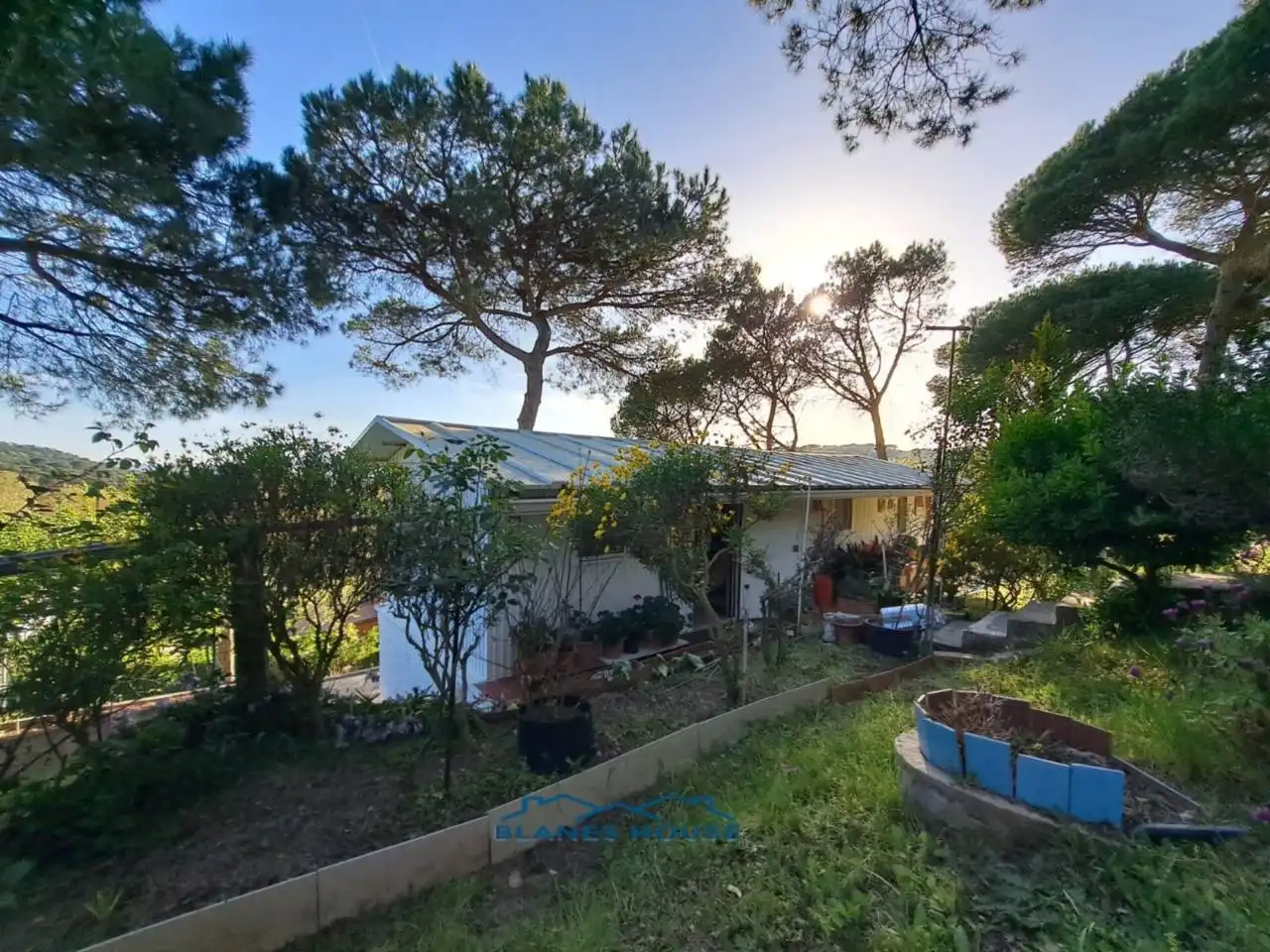 Vista exterior de Casa o xalet en venda en Tordera amb Jardí privat, Terrassa i Moblat