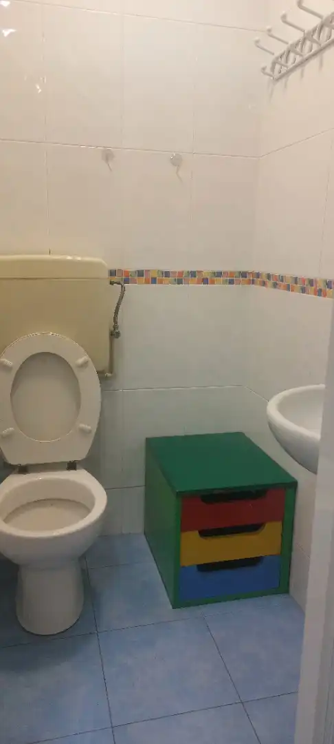 Badezimmer von Büro zur Miete in Badalona