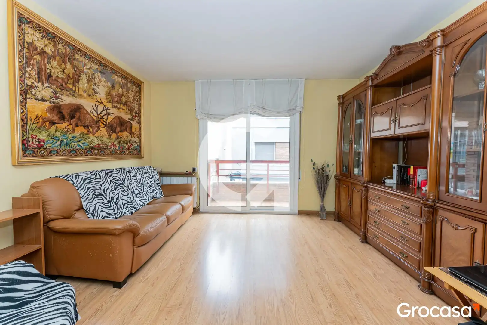 Sala de estar de Casa adosada en venta en Cornellà de Llobregat con Aire acondicionado, Calefacción y Trastero